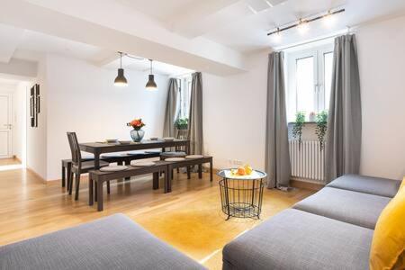 Marienplatz Apartment 2 Bedrooms Living Room Kitchen Мюнхен Экстерьер фото